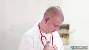 La hermosa Katarina Dubrova se acerca a su fecha de entrega especial.