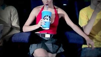 Kinzie Kenner piensa que todos los chicos son idiotas, y ella está harta de imbéciles que no la tratan bien.