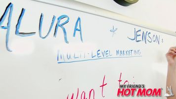 Alura Jenson tiene una nueva propuesta de negocios y está lista para compartirla con cualquiera que tenga dinero.