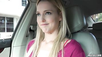 ¿Por Qué Todas Las Mujeres Checas Parecen Tener Coños Increíbles. Esta Chica Tiene Unas Tetas Increíbles.