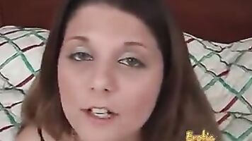 Una vez que ella se desnuda ella comenzará a desear un hueso furioso