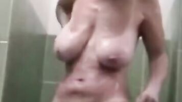 Slow Motion Tetas Caídas En La Ducha