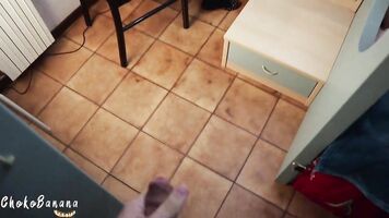 Sorprendiendo a mi hermanastra mientras estudiaba
