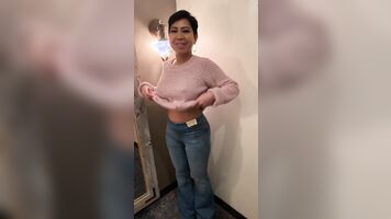 Jav flashing en el vestidor