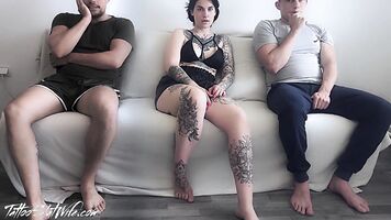 Ama de casa Chupado Polla Amigo mientras su Marido Descansó y no visto