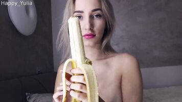 Cachonda Joven Cum con Plátano