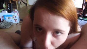 Feliz Ellie Golpe Trabajo con Sucio Facial