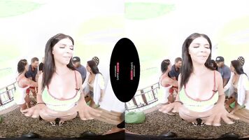 Increíble VR Porno Show Continúa con Jolee Love