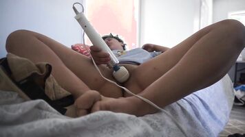 Yo solo Follándome a mí mismo con el Buen Ol Vibratror Vibrador Combo